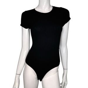 🤑 5/$25 Fashion Nova Black Ribbed Short Sleeve Crewneck Bodysuit